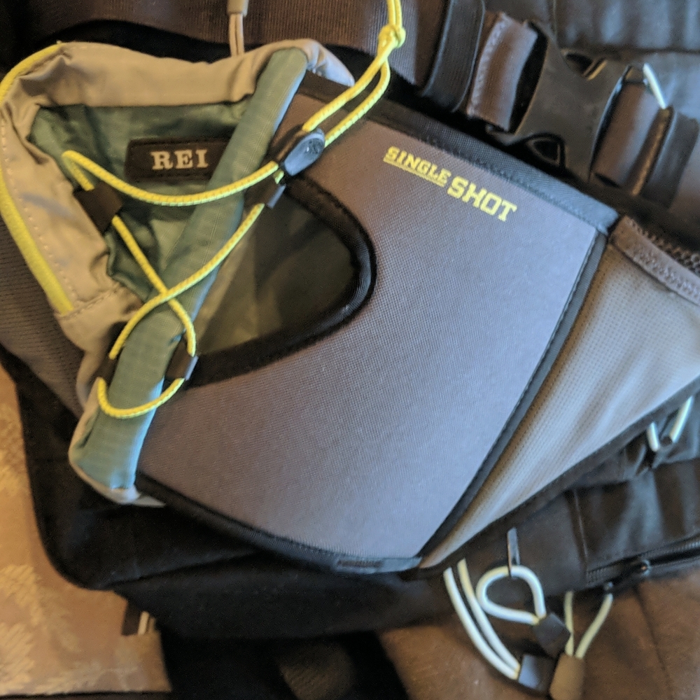 REI Single Shot Hiking Belt - Picture 1 of 4